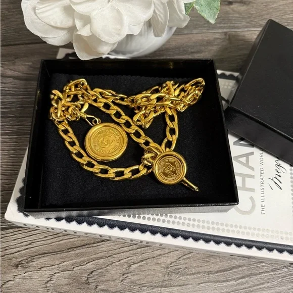 Chanel Vintage Gold CC Coin Chain Link Belt/Necklace Chanel Vintage Chain Link Belt main image 4